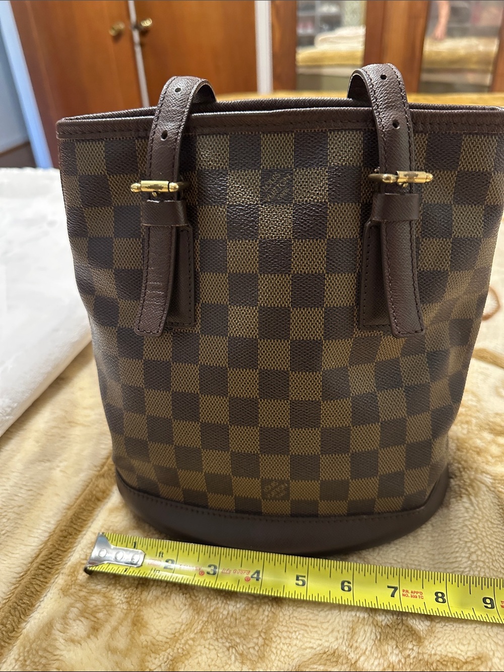 Authentic Louis Vuitton Damien Ebene bucket Marais with Red Interior - Picture 14 of 16